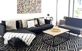 Perfect Locale 2Bed Apt Parking